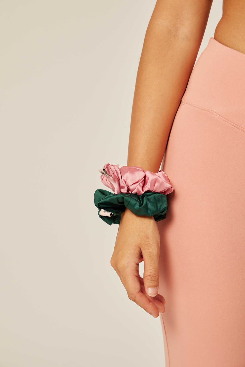 Be Athletica Silk-Blend Scrunchie 2-Pack - Moss Green & Pink