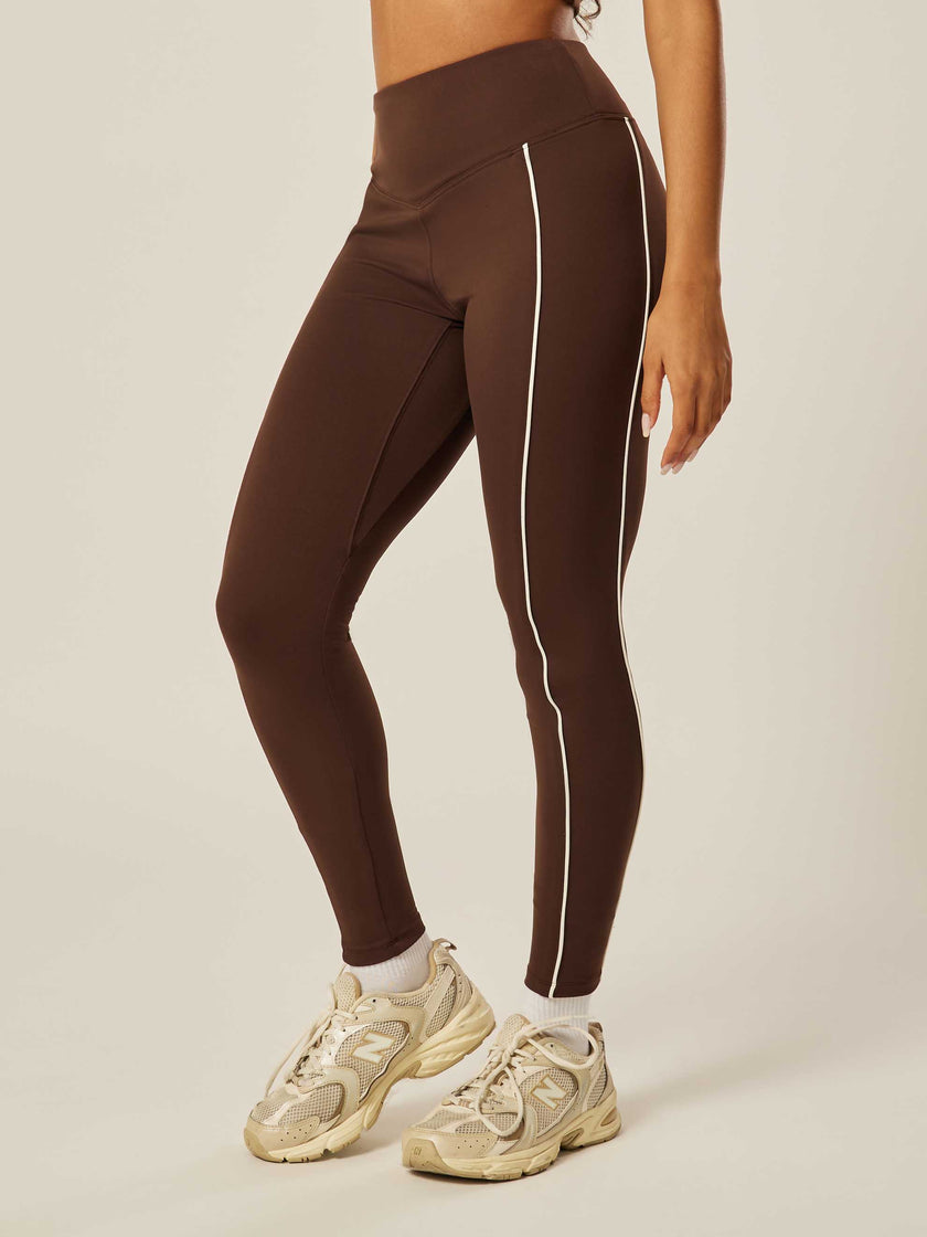 Core Flexibility Piped Leggings - Coffee Bean