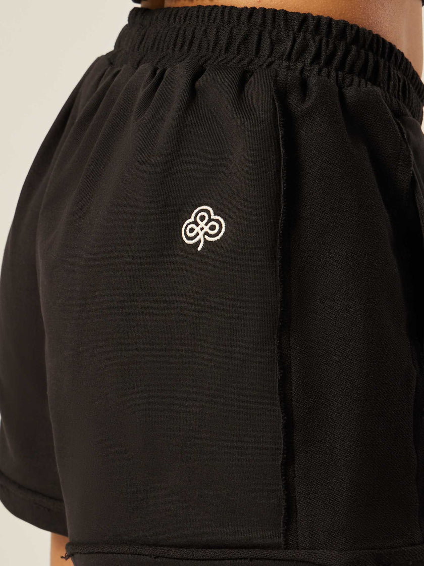 Be the Moment Shorts - Black