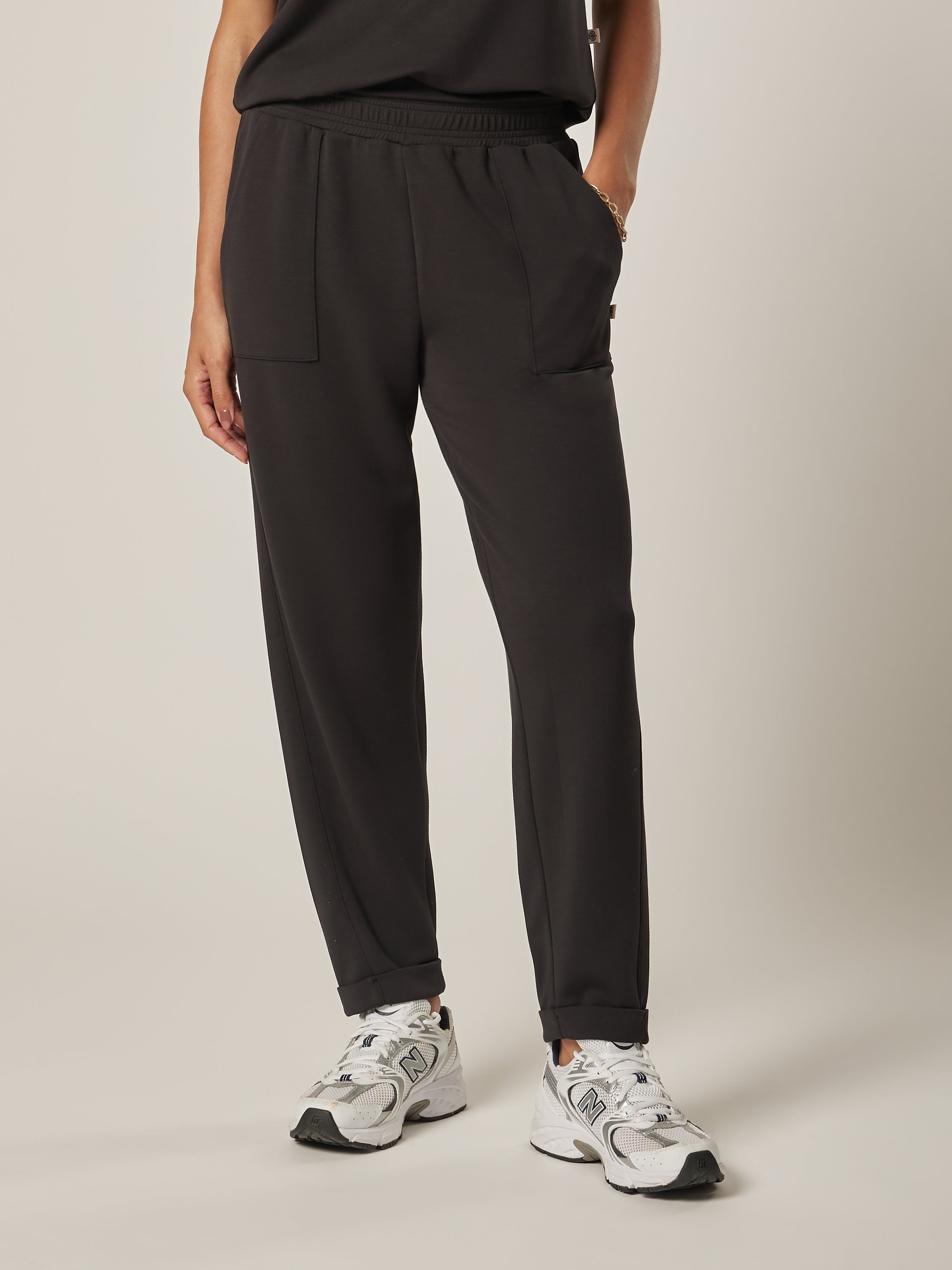 Elevate Essential Tapered Pants