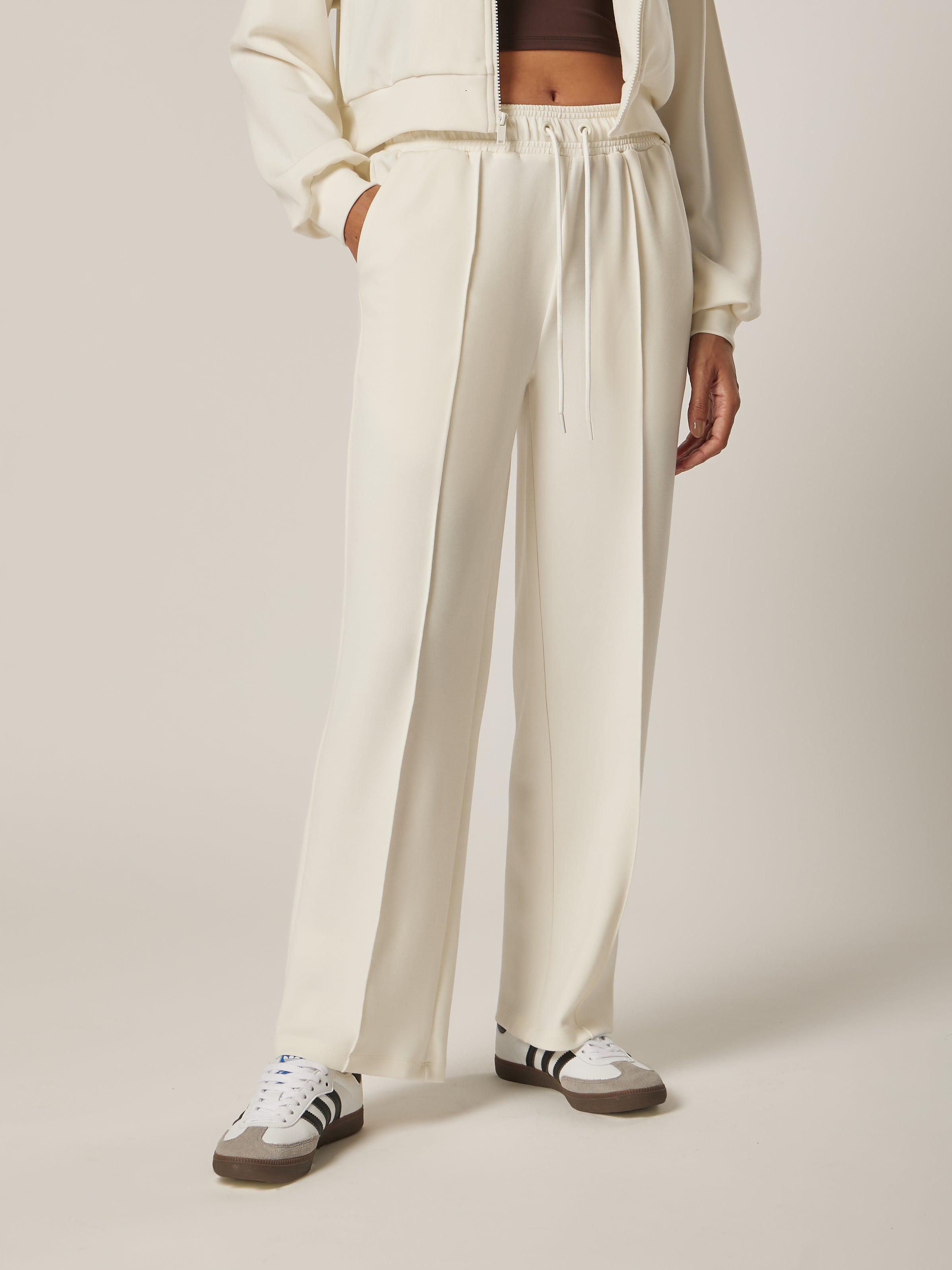 Elevate Essential Sporty Wide-Leg Pants