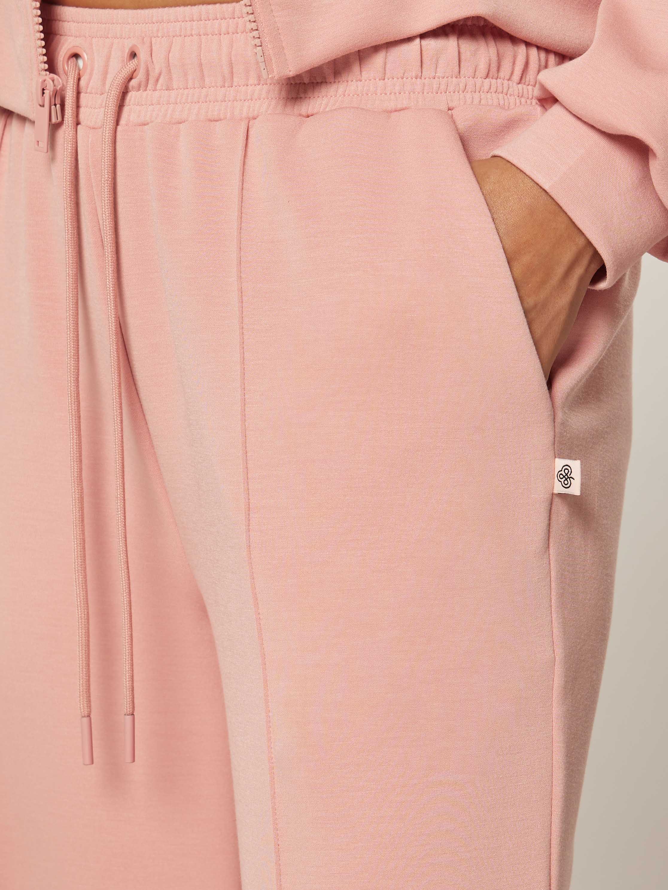 Elevate Essential Sporty Wide-Leg Pants